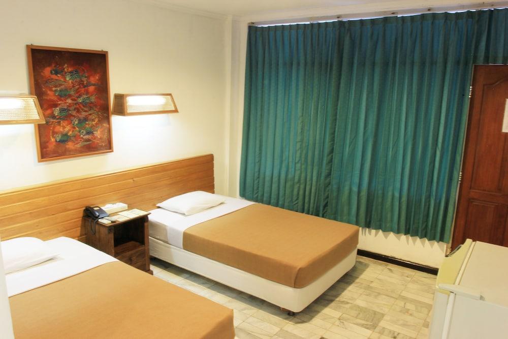 Hotel Karthi Kuta Kuta Lombok Eksteriør billede